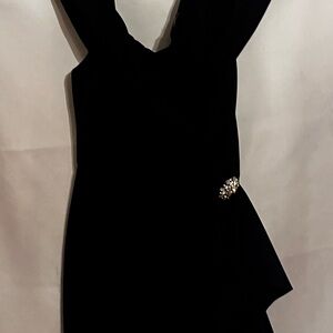 Jessica Howard One-Shoulder Black Evening Dress with Rhinestone Brooch